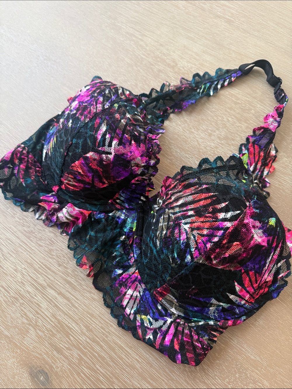 VS PINK Padded Lace Halter Bralette | L
